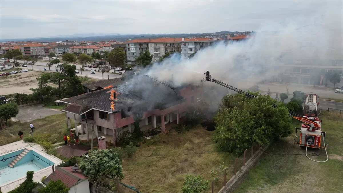 Sakarya'da yangın çıkan villada büyük çapta hasar oluştu