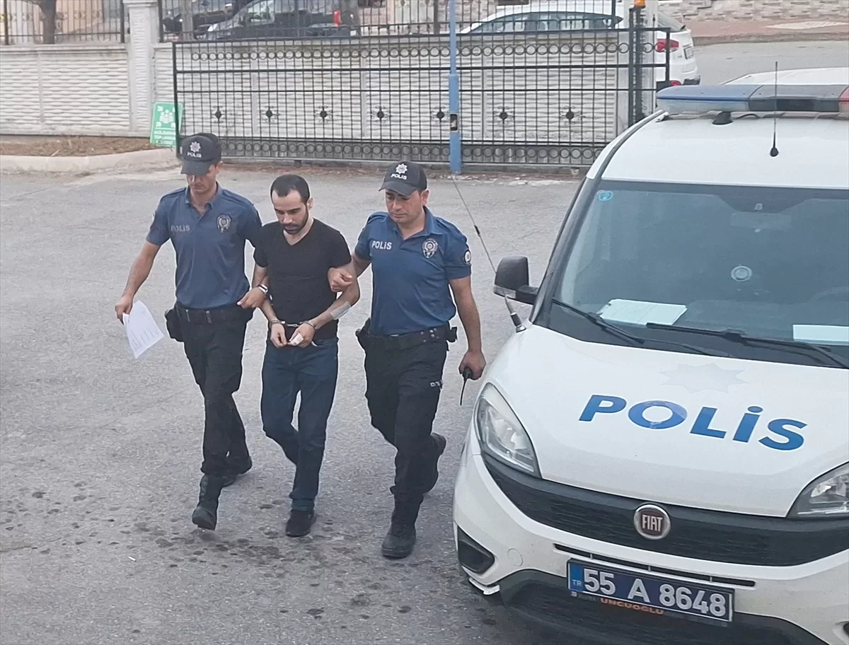 Samsun’da tartıştığı akrabası ile duraktaki yolcuyu bıçakla yaralayan zanlı yakalandı