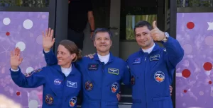 - Ekipteki Nikolay Çub ile Loral O’Hara ilk kez uzay