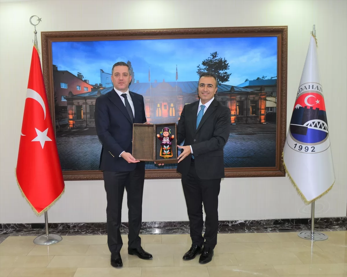 TBB Başkanı Sağkan Ardahan Valisi Çiçek'i ziyaret etti