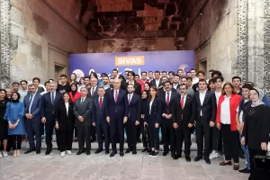 SİVAS (AA) – TBMM Başkanı Numan Kurtulmuş, "Önümüze büyük hedefler