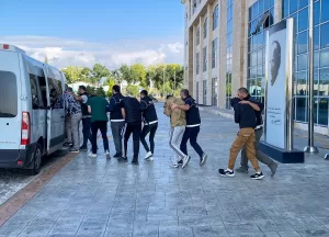 UŞAK (AA) – Uyuşturucu madde ticareti yapanlara yönelik Uşak merkezli