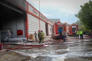 UŞAK (AA) – Uşak'ta tekstil fabrikasında çıkan yangın söndürüldü. Uşak