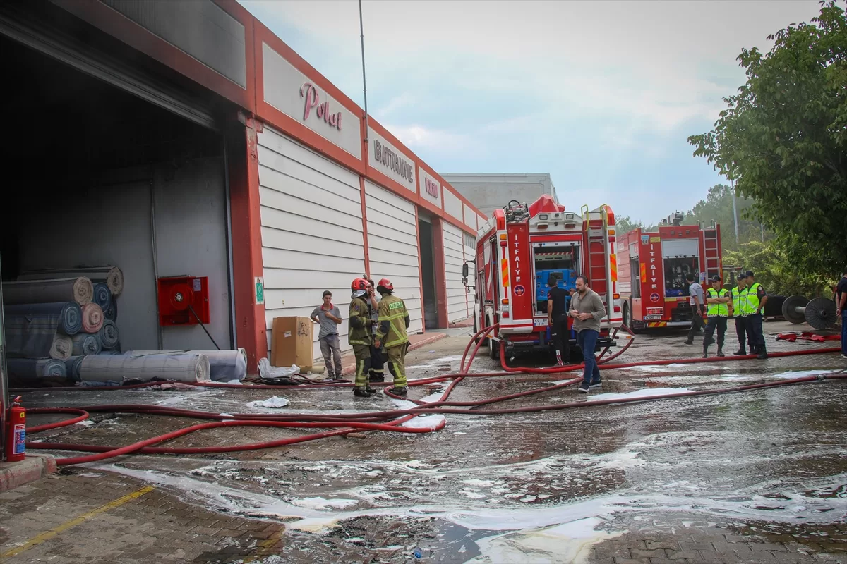 UŞAK (AA) – Uşak'ta tekstil fabrikasında çıkan yangın söndürüldü. Uşak