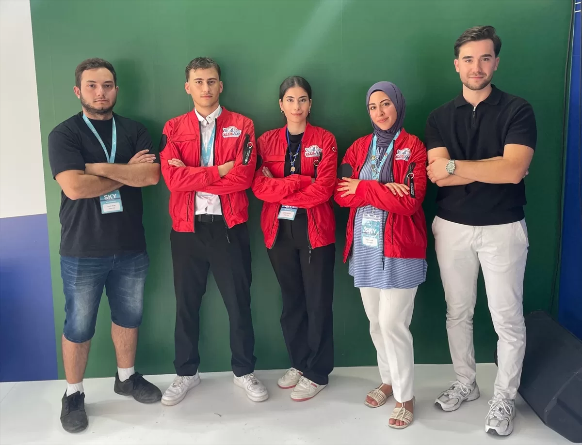 Yurt dışında yaşayan Türk gençleri, TEKNOFEST'te gördüklerinden dolayı Türkiye ile gurur duyuyor