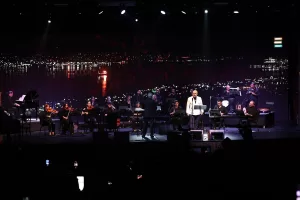 - Gösteride Türkiye ve dünyanın kadim şehirleriyle ilgili şarkılar seslendirildi