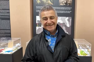 - Festivalin açılışında Cengiz Özek'in Karagöz koleksiyonundan derlediği figürlerden oluşan