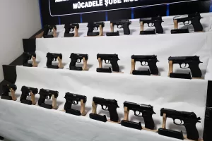 ADANA (AA) – Adana'nın merkez Seyhan ilçesinde bir evde ruhsatsız