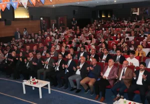- "Bugün bombalanan da ablukaya alınan da Gazze değildir, bütün
