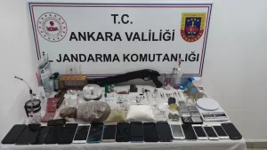 ANKARA (AA) – Ankara'da jandarma ekiplerince düzenlenen uyuşturucu operasyonunda, haklarında