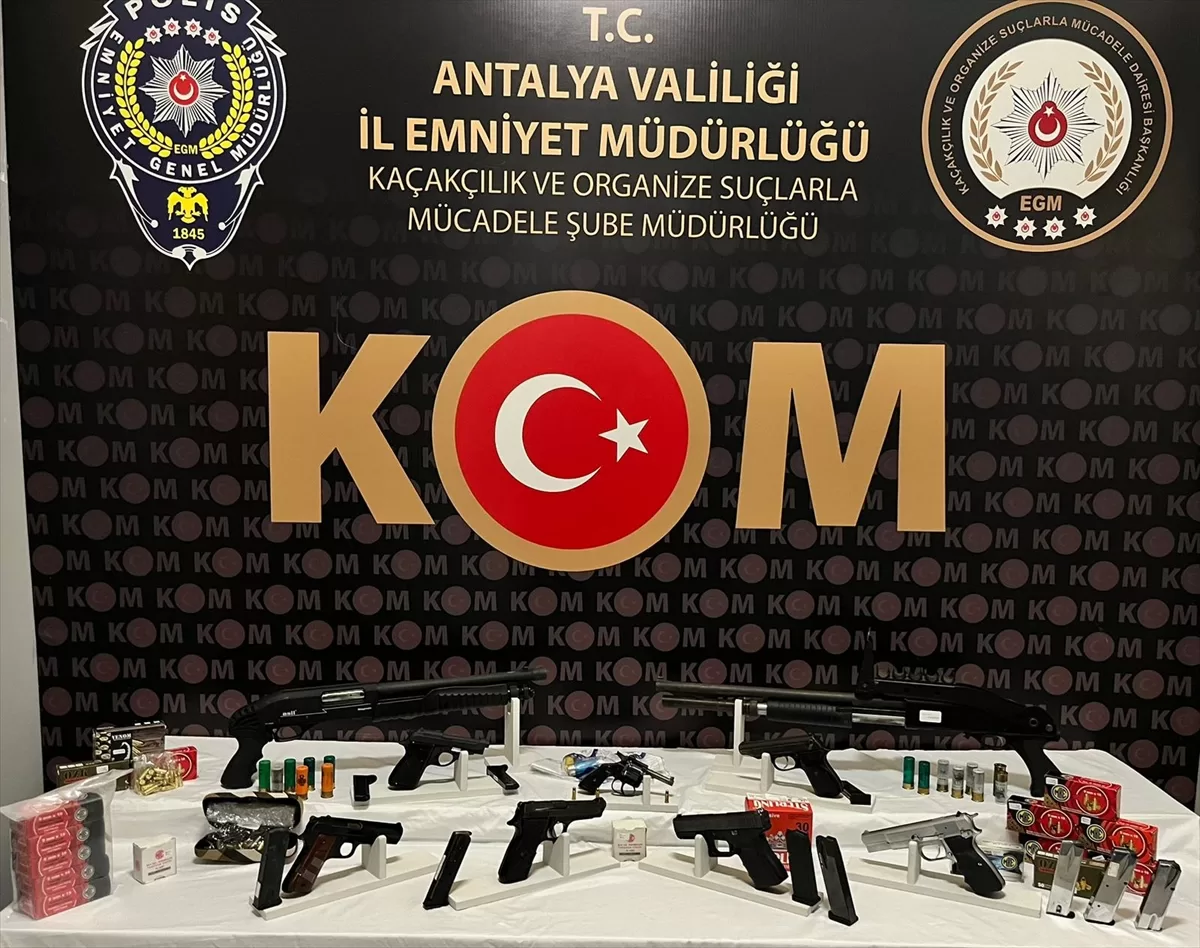 Antalya'da “Kafes” operasyonunda yakalanan 19 kişi tutuklandı