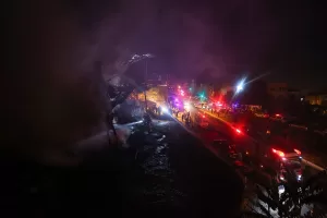 ANTALYA (AA) – Antalya'nın Kepez ilçesinde çıkan yangında ev ve