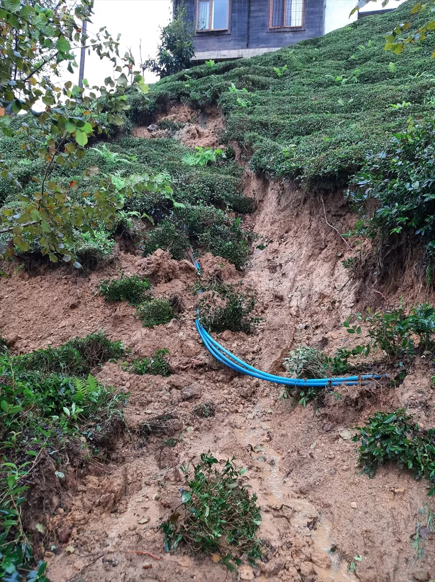 Artvin'de şiddetli yağış etkili oluyor