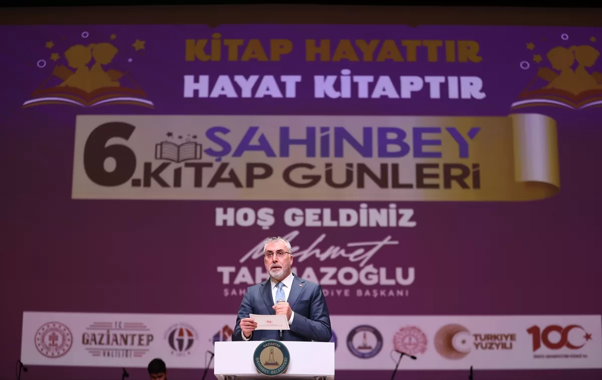 Bakan Işıkhan, Şahinbey 6. Kitap Günleri Fuarı'nda konuştu: