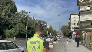 İSTANBUL (AA) – Bakırköy’de yayalara yol vermeyen sürücülere yönelik denetimlerde