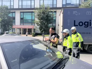 - Yayalara yol vermediği belirlenen 4 sürücüye 7 bin 916