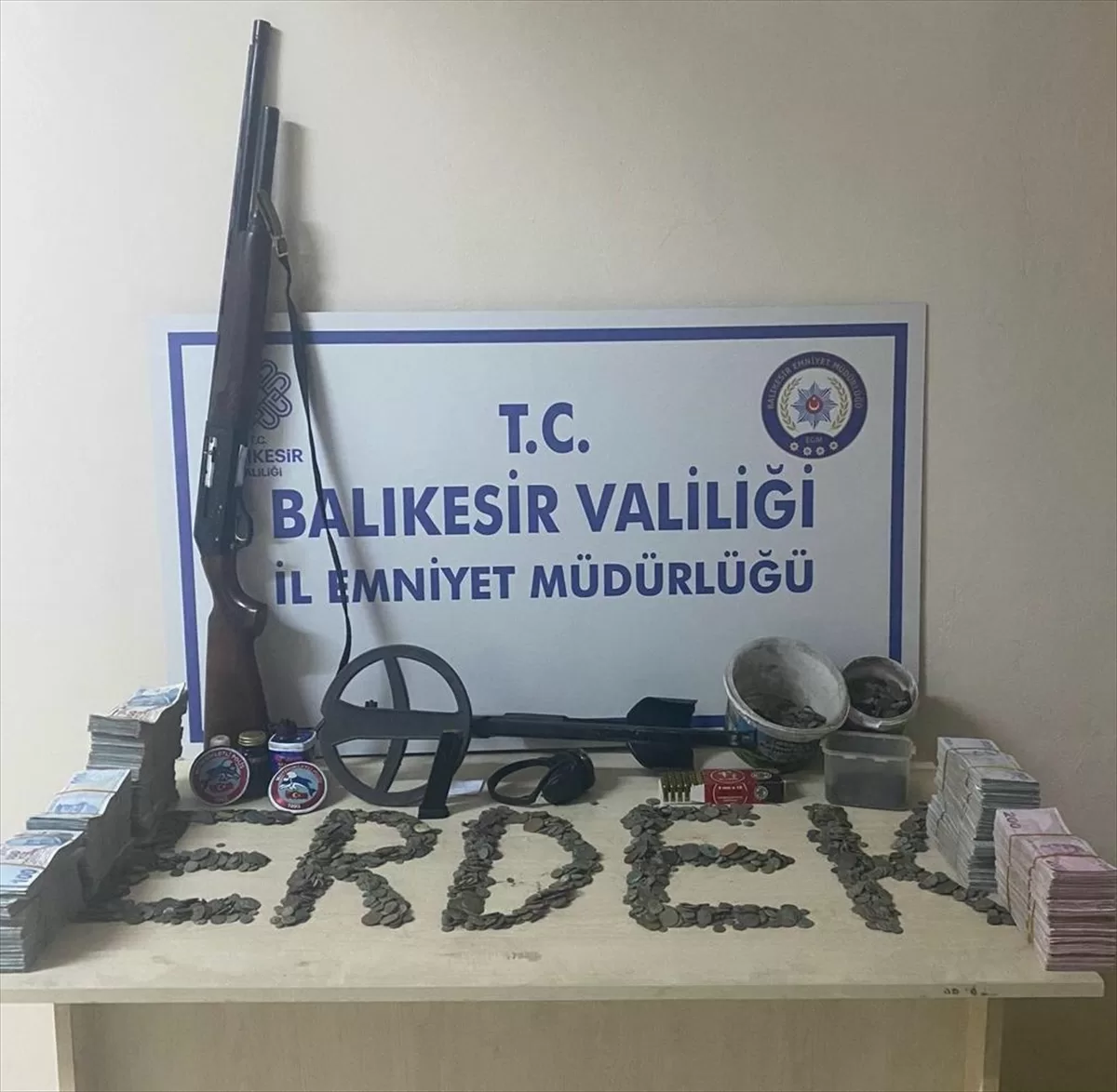 Balıkesir'de tarihi eser operasyonunda 3 zanlı yakalandı