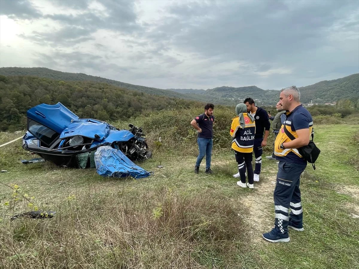 Bartın'da otomobiliyle kaza yapan sağlık görevlisi hayatını kaybetti