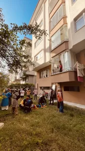 BOLU (AA) – Bolu'da balkondan düşerek ağır yaralanan 14 yaşındaki