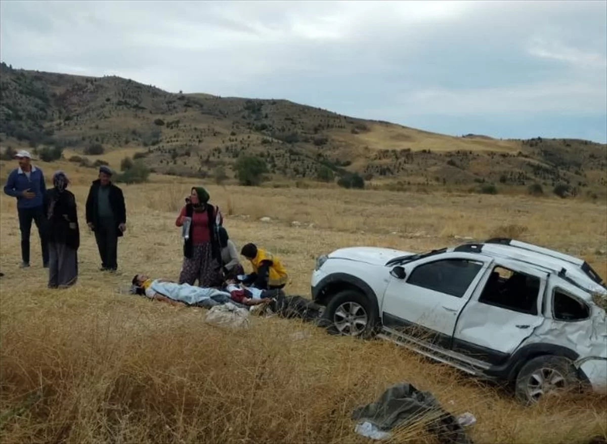 Burdur'da domuza çarpan otomobildeki 1 kişi öldü, 4 kişi yaralandı