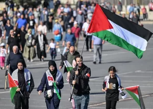 - Katılımcılar, Atatürk Havalimanı'nda mitingin yapılacağı alana 12 ayrı giriş