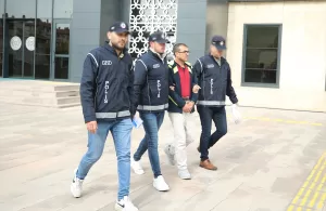 - Operasyon kapsamında insan kaçakçılığı iddiasıyla Keşan'da gözaltına alınan bir