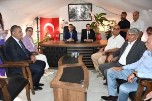 - "O salona 41 il başkanıyla girsem 81 il başkanı