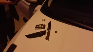 - Şüpheliyle aynı araçta bulunan 2 kişi ise uyuşturucu bulundurmaktan