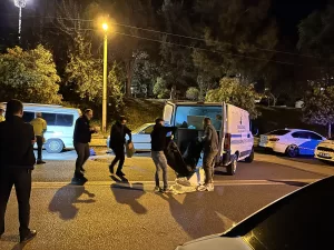 DENİZLİ (AA) – Denizli'nin Pamukkale ilçesinde, otomobilin çarptığı 2 yaya