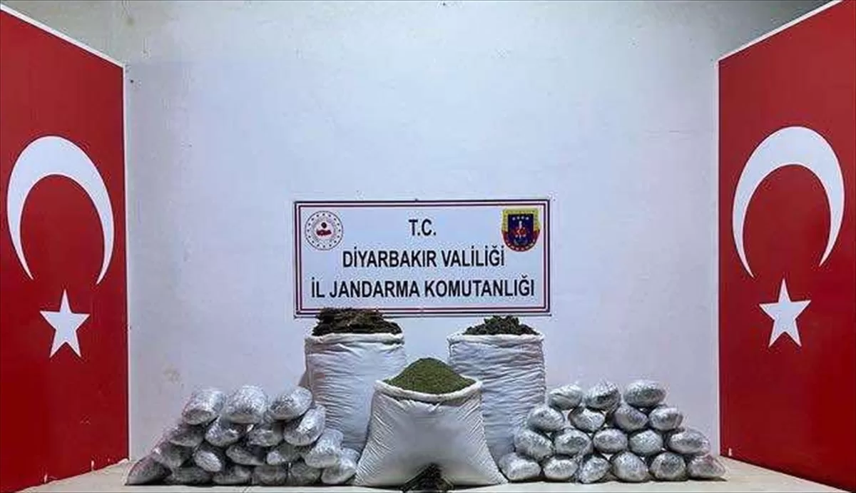 Diyarbakır'da uyuşturucu operasyonunda 103 kilogram esrar ele geçirildi