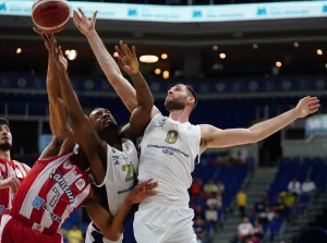 - Fenerbahçe Beko: 83 - Reeder Samsunspor: 53