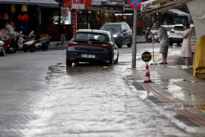MUĞLA (AA) – Muğla'nın Fethiye ilçesinde kısa süreli etkili olan