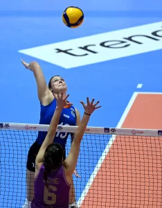 Salon: Atatürk Voleybol Vestel Spor Kompleksi Hakemler: Arzu Uzatöz, Necmi