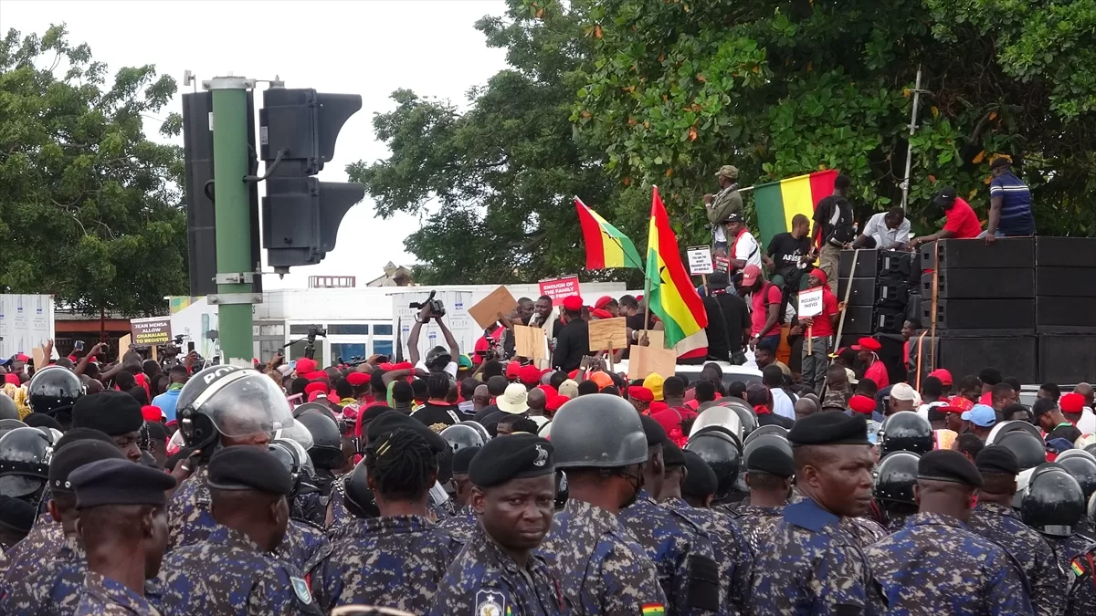 Gana'da düzenlenen protestoda Merkez Bankası Başkanı'nın istifası istendi