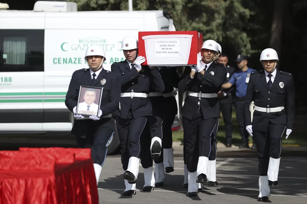 Gaziantep'te şehit olan polis memurunun naaşı memleketine uğurlandı