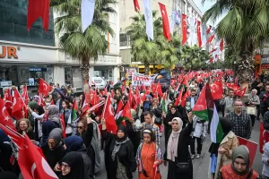 - Gaziosmanpaşa Belediye Başkanı Hasan Tahsin Usta ve engelli vatandaşların