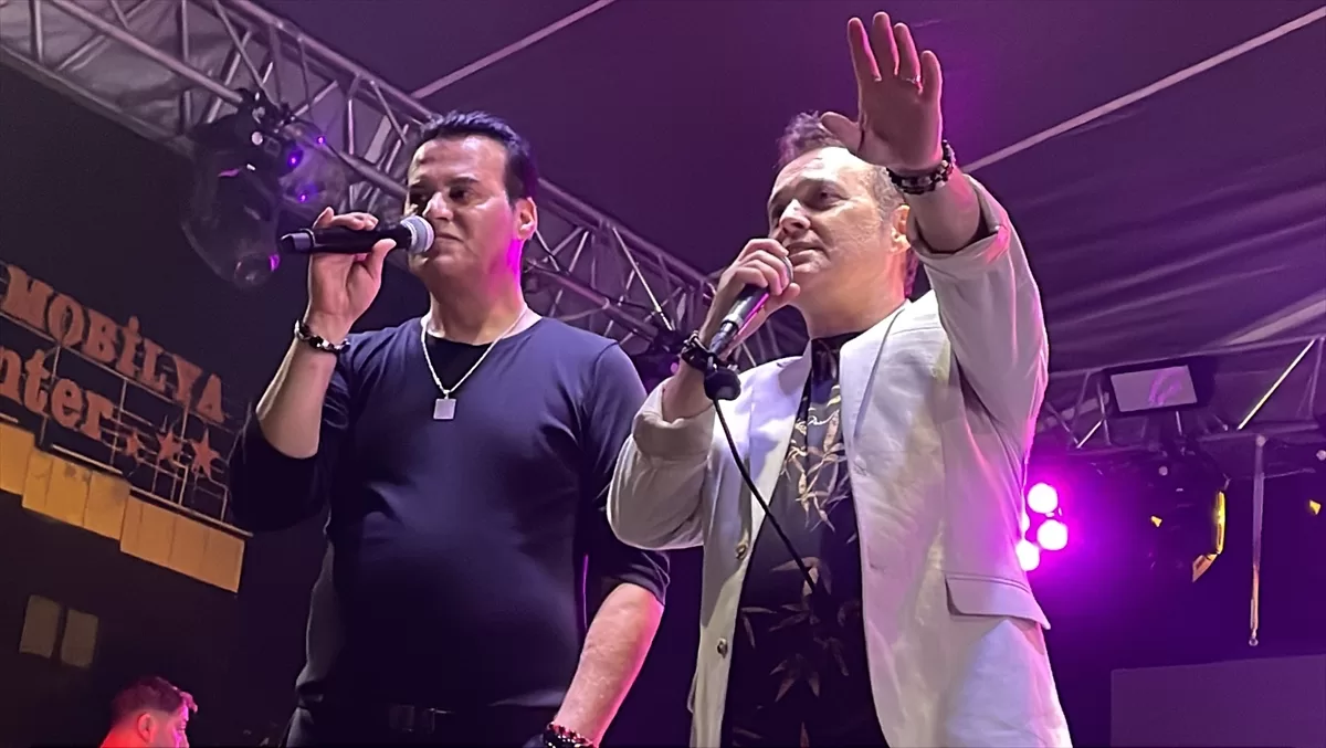 Hakan Peker Karabük'te konser verdi