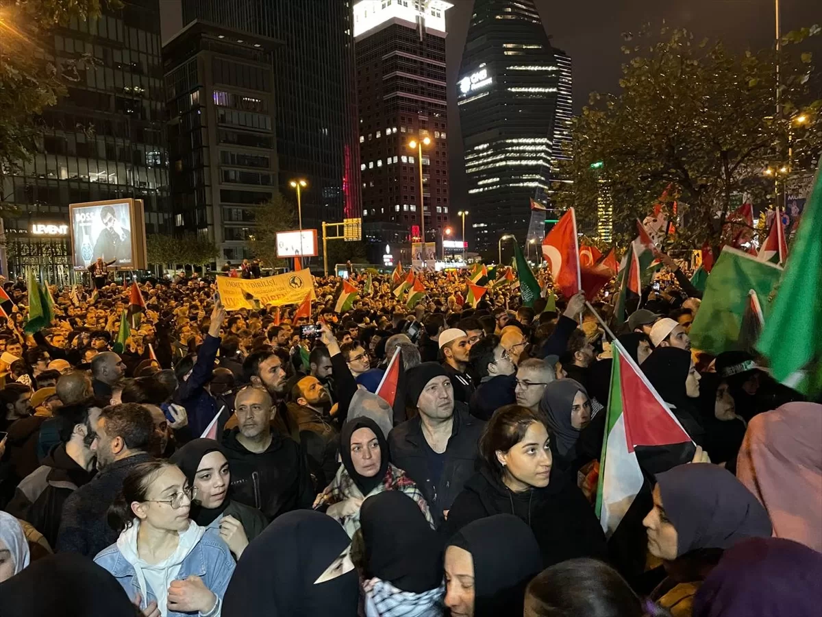 İsrail’in Gazze’deki hastaneye saldırısı İstanbul’da protesto ediliyor