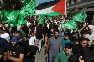 - Cuma namazı sonrası Batı Şeria'nın tüm kentlerinde gösteriler yapıldı