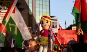 - Yeryüzü Çocukları Derneği öncülüğündeki grup, Gazze'de katledilen çocuklara dikkati