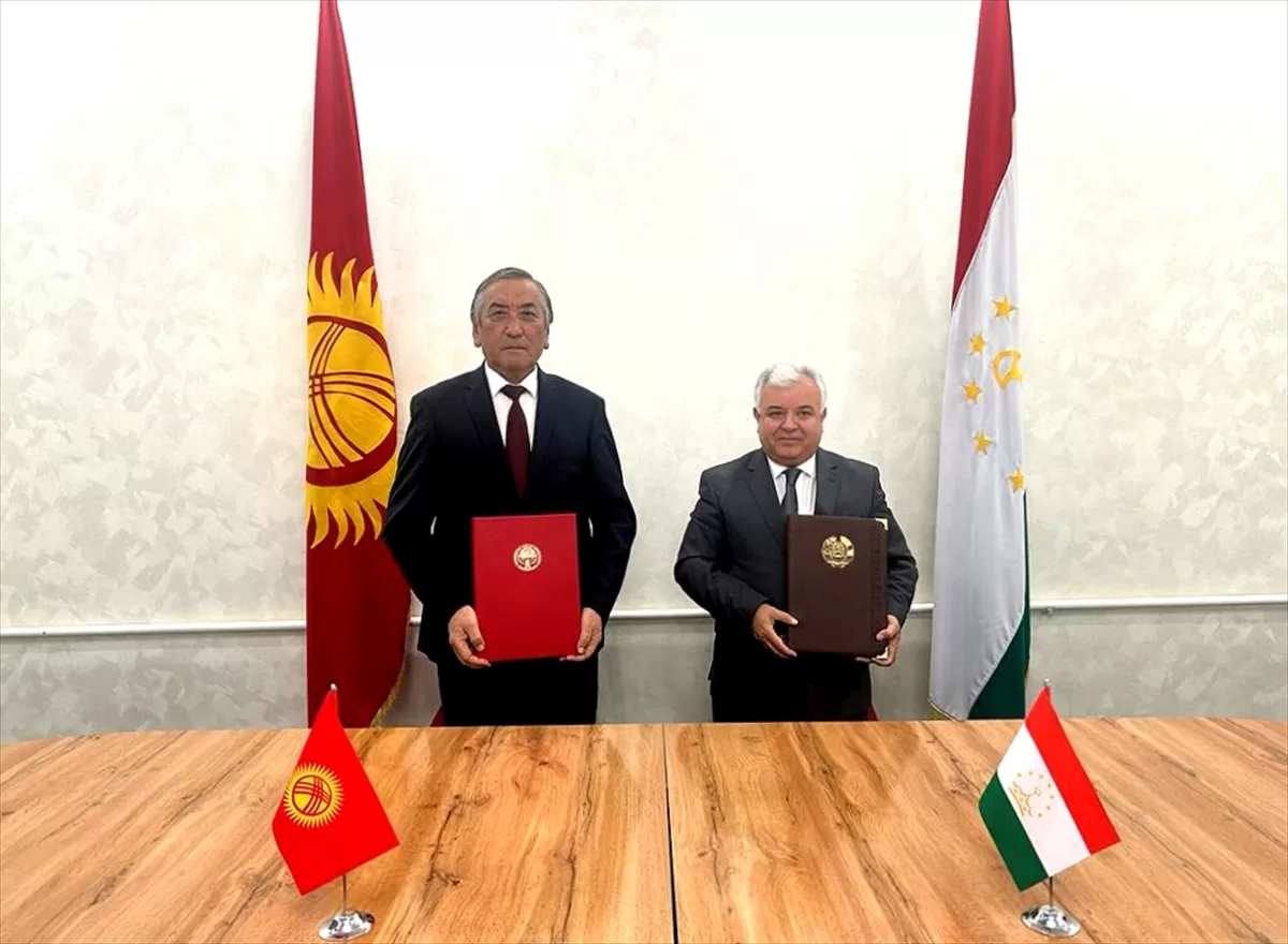 Kırgızistan ile Tacikistan arasında anlaşmazlık konusu sınırın 43,3 kilometresi daha belirlendi