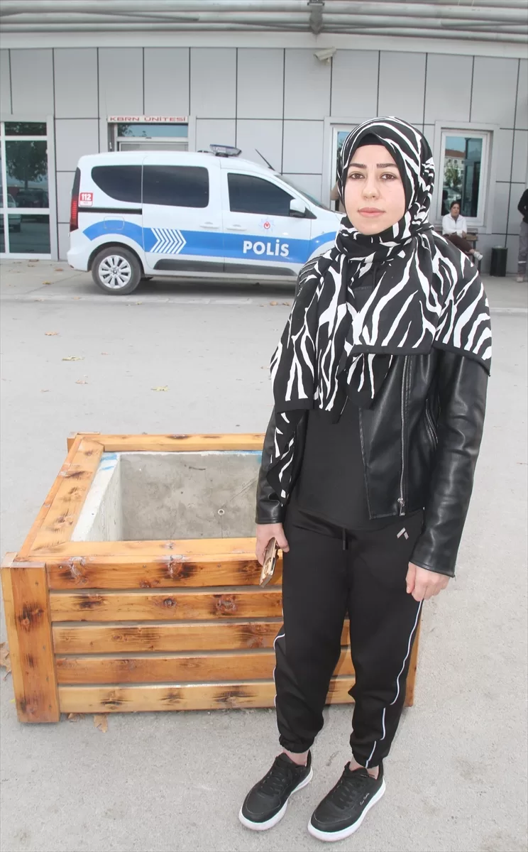 Konya'da sahipsiz köpeklerin saldırısına uğrayan kadın yaralandı