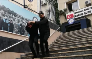 İSTANBUL (AA) – Küçükçekmece'de kendisini mimar olarak tanıttığı kişinin, ev