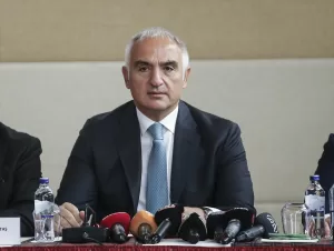 - "El birliğiyle burayı (Uludağ) tekrar eski ışıltılı günlerine geri