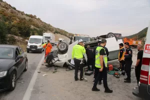 KÜTAHYA (AA) – Kütahya'da ağaca çarptıktan sonra devrilen minibüsün sürücüsü