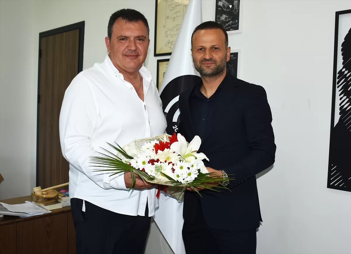 Manisa FK'de teknik direktör Osman Zeki Korkmaz ile yollar ayrıldı