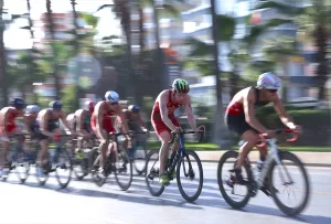 - Elit kategorisi erkeklerde İtalyan triatlet Samuele Angelini, kadınlarda Birleşik