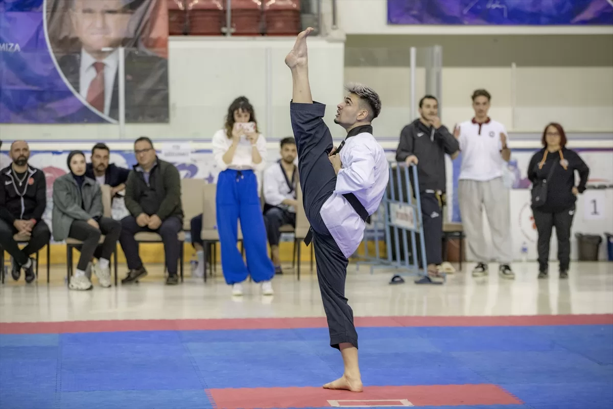 - "Babamın dört dünya şampiyonluğu var. Poomsaede Türkiye'de ve dünyada