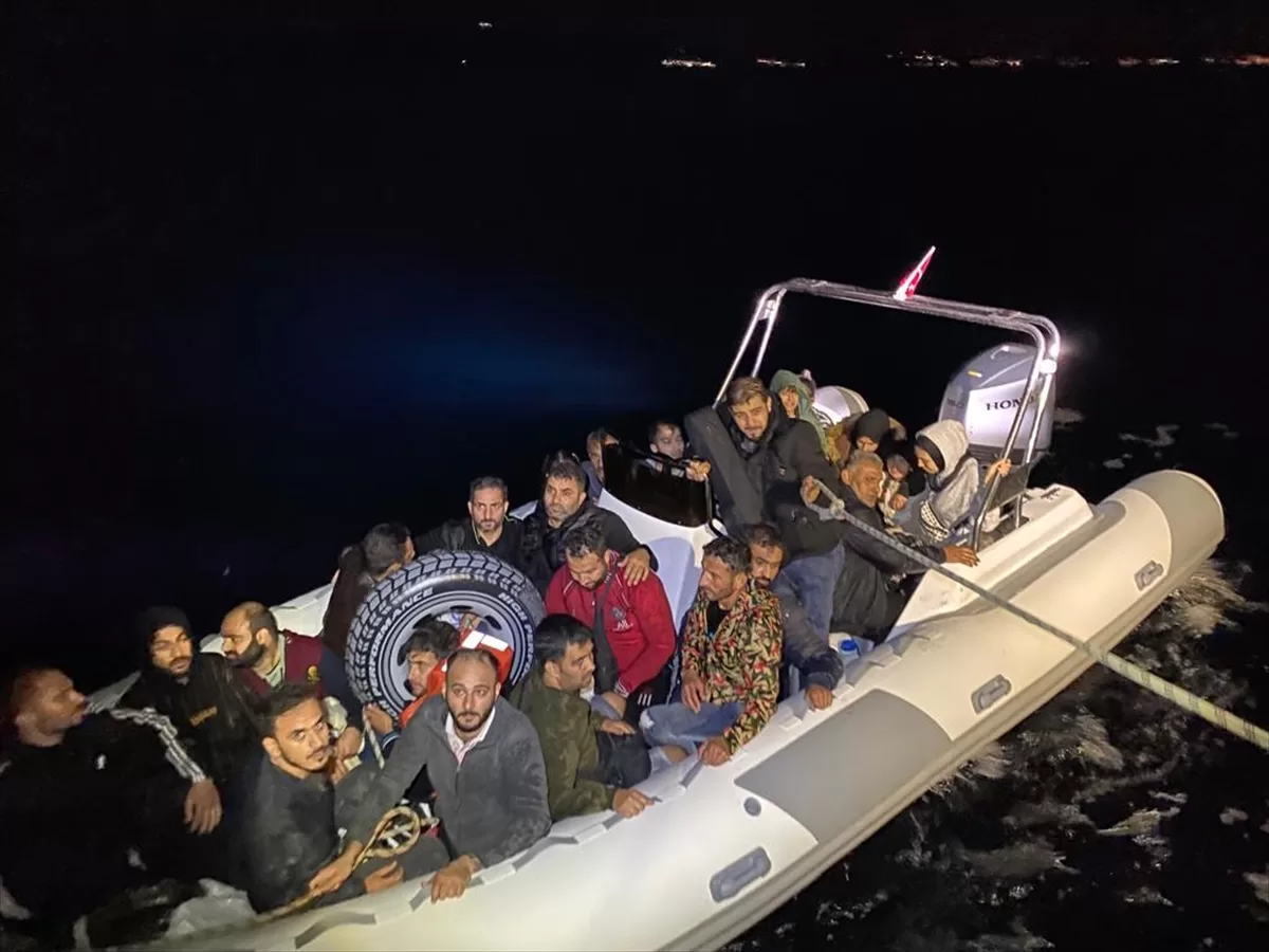 Muğla açıklarında 24 düzensiz göçmen kurtarıldı, 25 düzensiz göçmen yakalandı