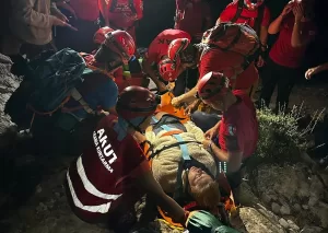 MUĞLA (AA) – Muğla'nın Seydikemer ilçesinden geçen Likya Yolu'nda bulundukları